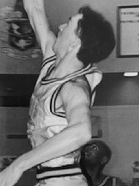 Photo of Paul Kiker, Jr. playing basketball